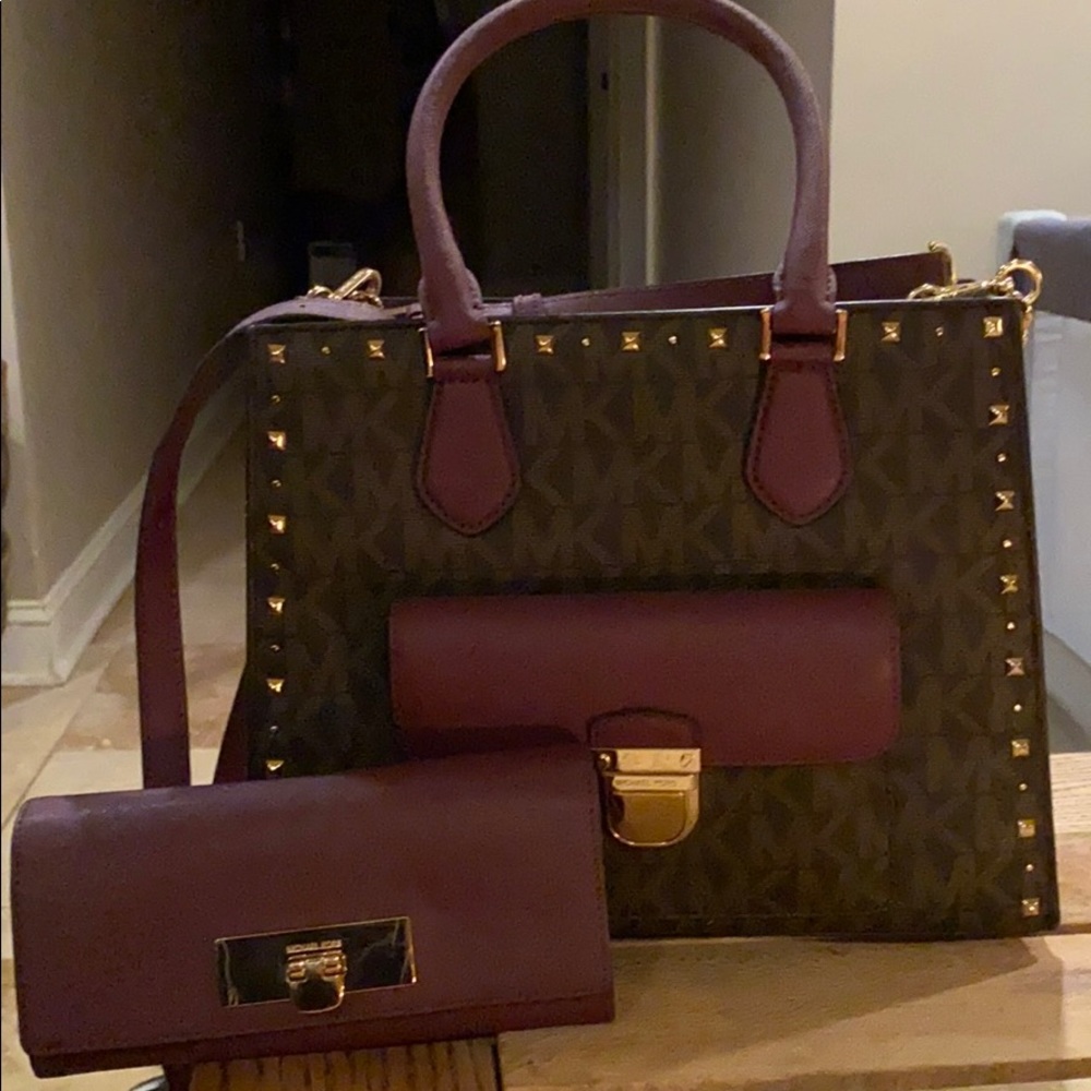 Michael Kors purse and wallet.